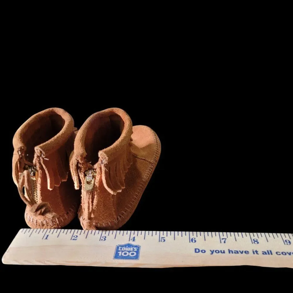 Minnetonka Girls Fringe Moccasin Boots Size 11 Suede Back Zip